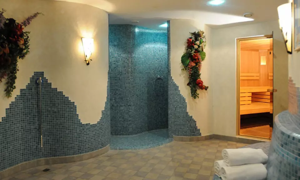 Colle Isarco: camera doppia con colazione o mezza pensione e Spa