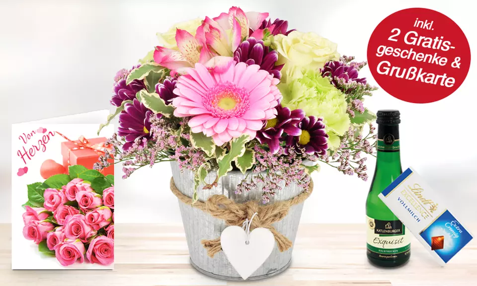 Blumenstrauß oder Blumen-Gesteck mit Schokolade, Piccolo und Grußkarte