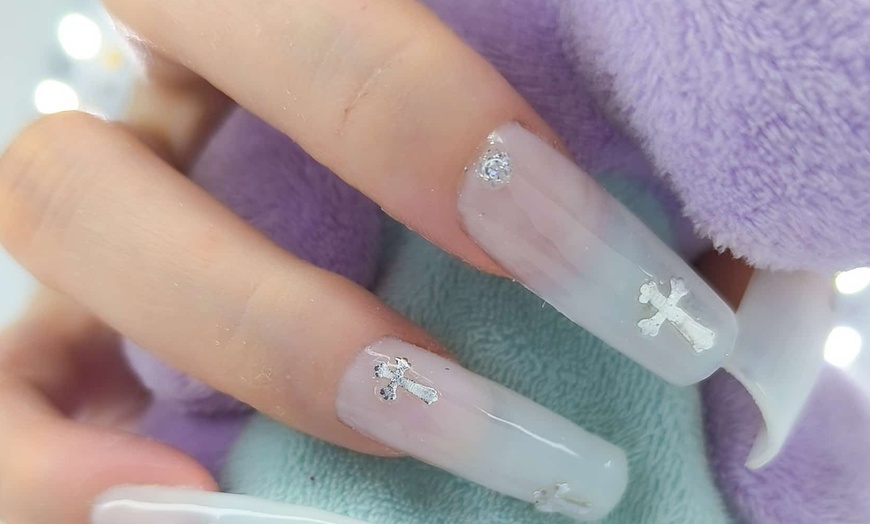 Image 3: Uñas Soft Gel talla S a XXL con manicura rusa o decoración 3D