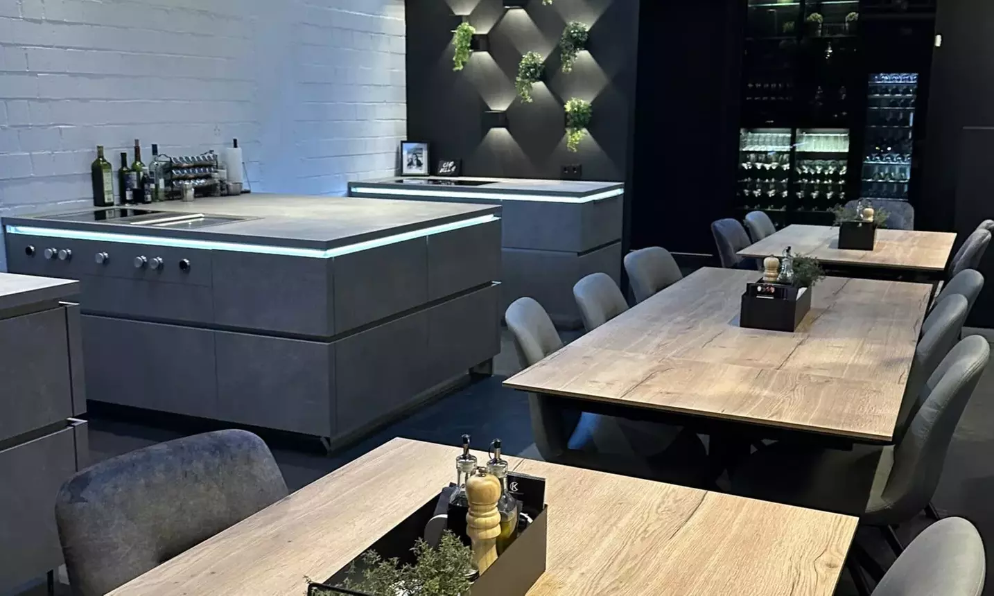 Bis zu 38% Rabatt auf den Kochen bei Kitchen Concept by PREMIUMWERK GmbH - Primary Image