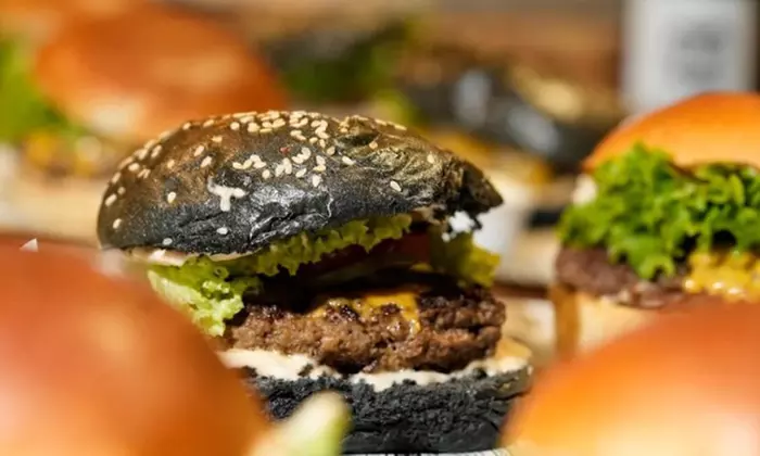 Burger nach Wahl inkl. Pommes für 1 - 4 Personen