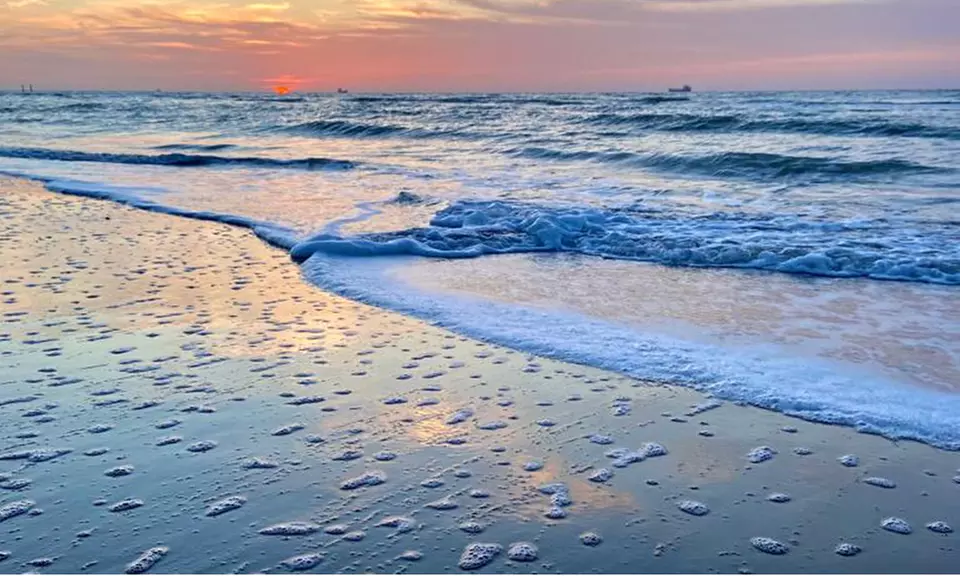 Zeeland: deluxe twinkamer met ontbijt of all-inclusive voor 2 personen bij Hotel du Commerce Oostburg - Primary Image