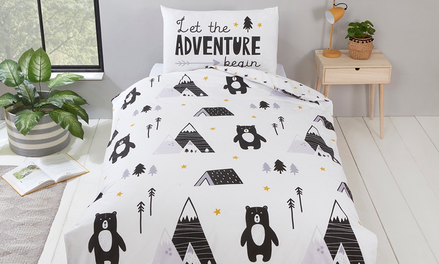 Image 9: Kids' Reversible Duvet Set