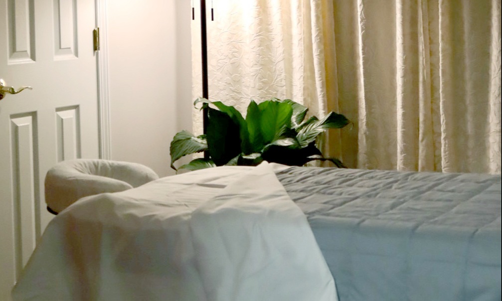 Escape Stress with 90 or 60 Minute Therapeutic Massage & Aromatherapy