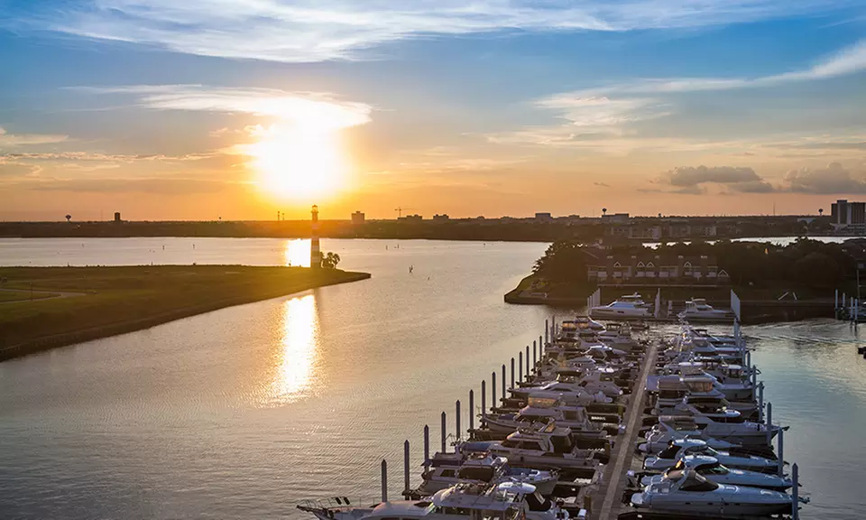 Stay at South Shore Harbour Resort & Conference Center in League City, TX, with Dates through December 2017 - Primary Image