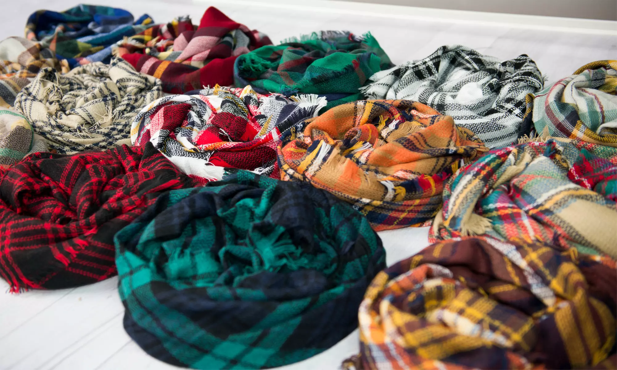 Women's Plaid Blanket Scarf - Primary Image