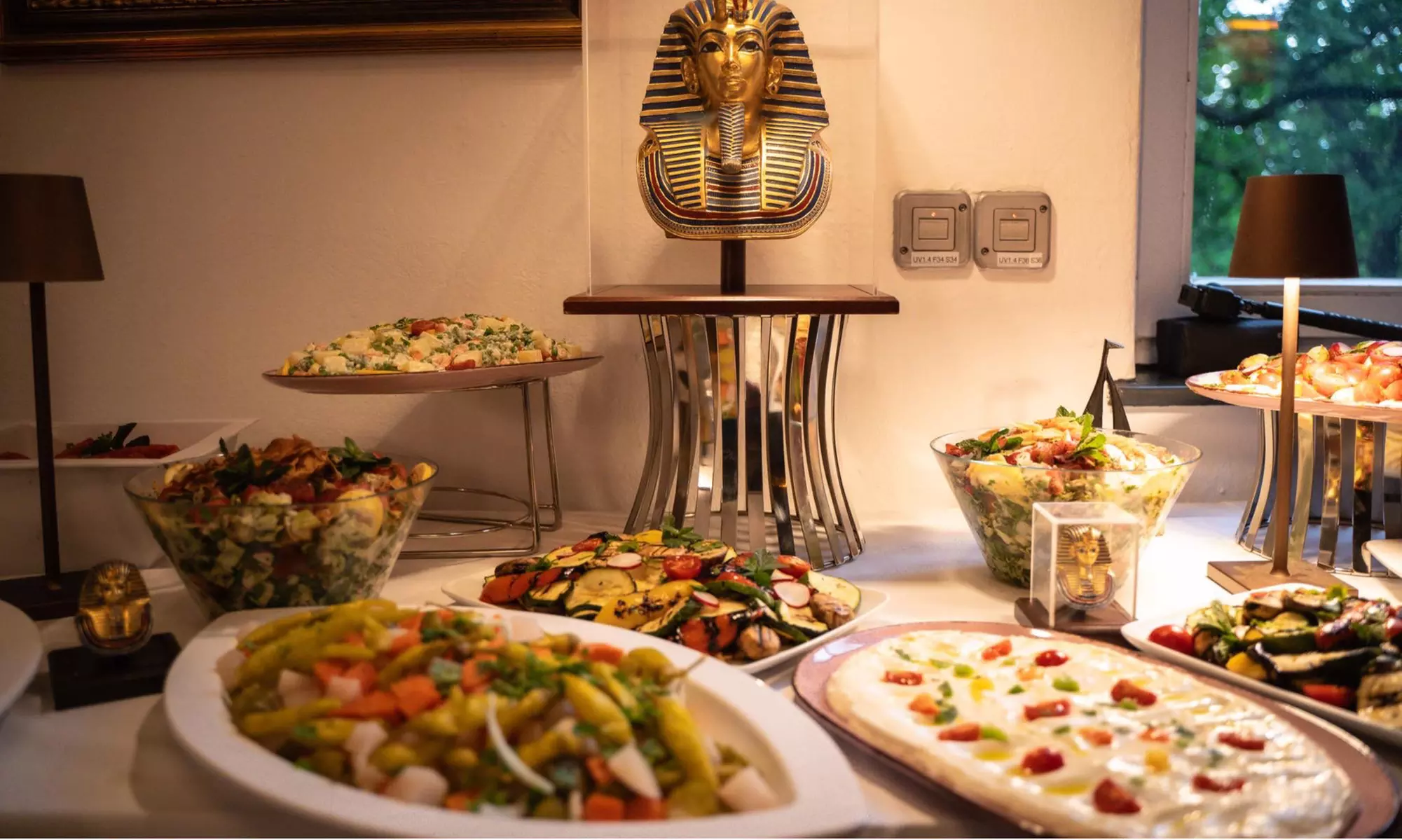 Sonntags-Brunch für 2 o. 4 Personen mit ägyptischen Spezialitäten bei King Tut Restaurant Cafe (bis 30% sparen) - Primary Image