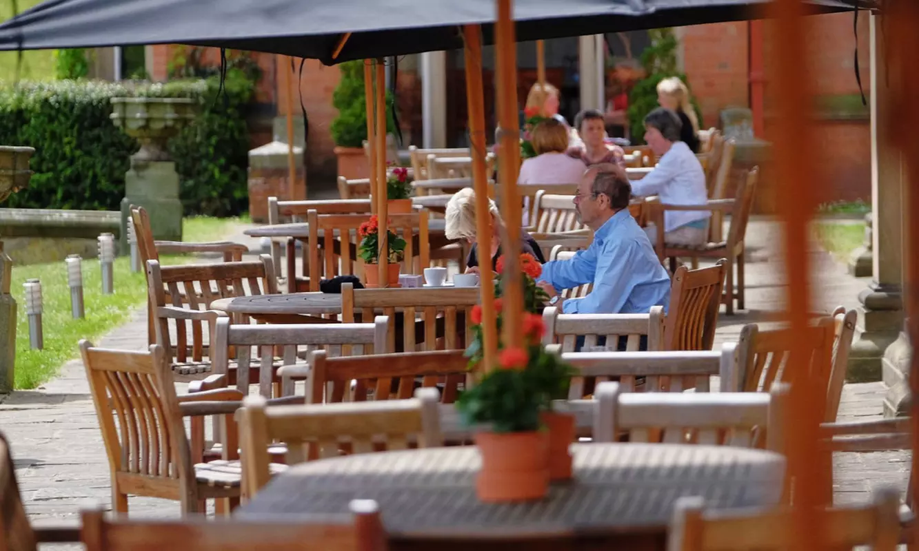 4* Warwickshire: Standard or Executive Double Room Stay with Breakfast