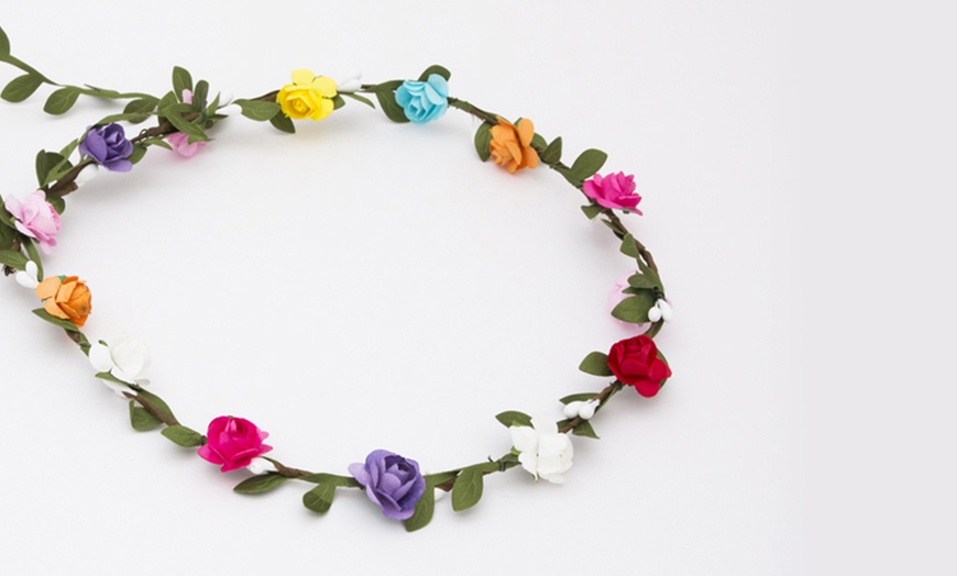 Image 2: Flower Head Garland