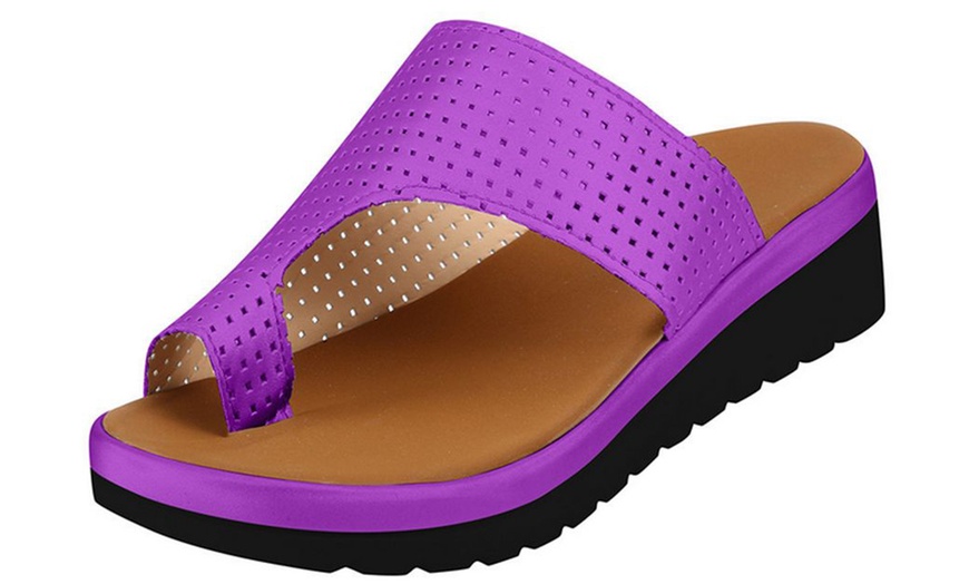 Image 10: Bunion Corrector Sandals