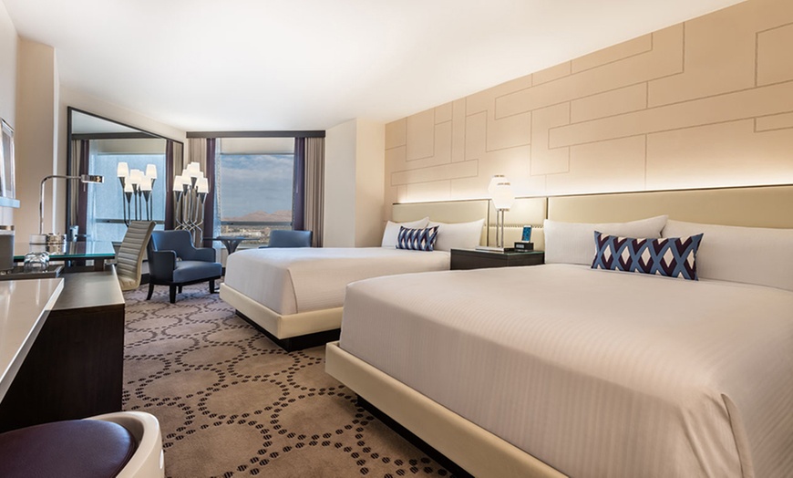 Image 4: Harrah’s Casino Resort on Las Vegas Strip with Optional Dining Credit