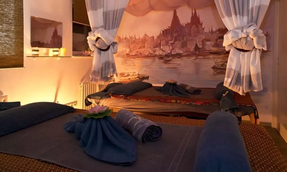 Kosmetische, opt. exklus. Gesichtsbehandlung o. Wellness-Beauty-Paket