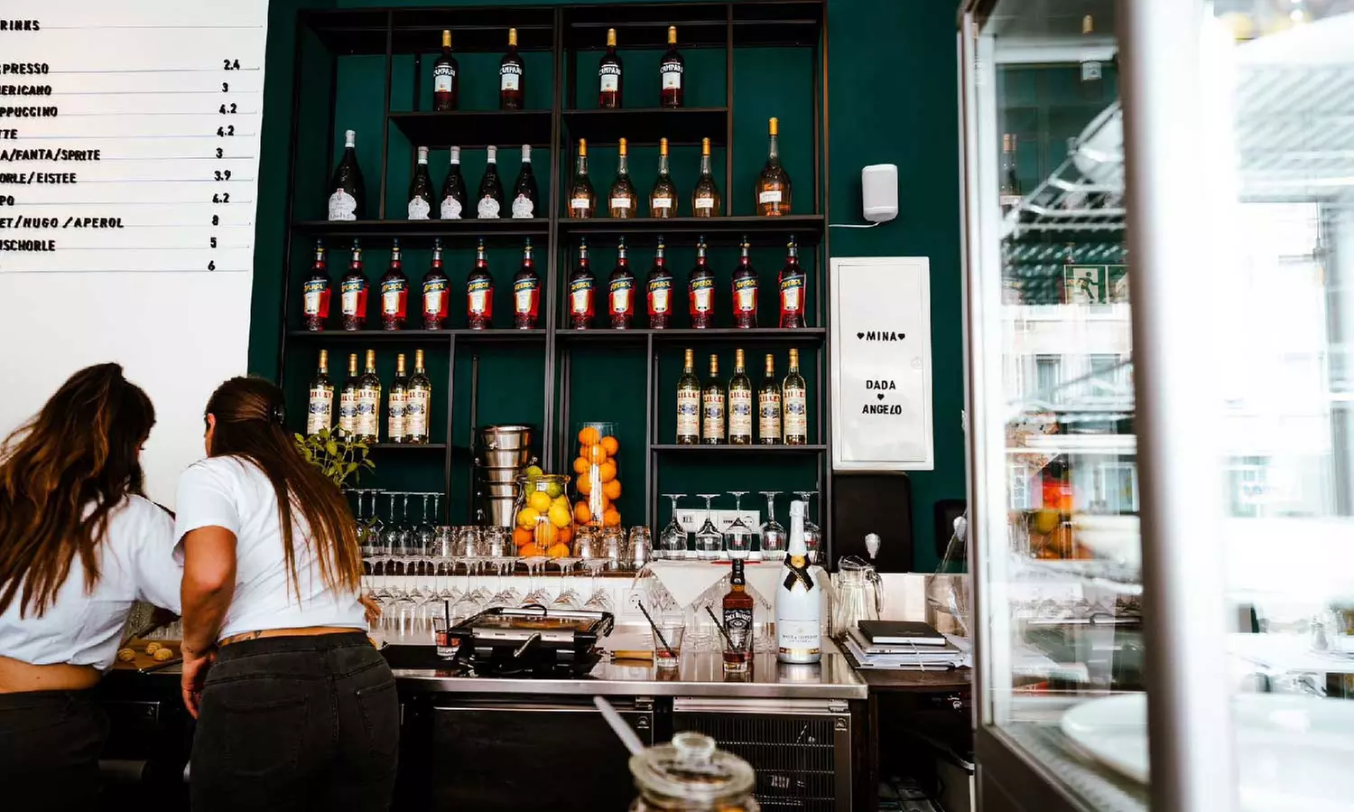 Heißgetränk inkl. Panini oder Kuchen nach Wahl