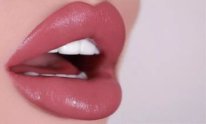 Sesión de tratamiento facial de relleno con 1 vial en zona a elegir desde 119 € en CEMEI - Primary Image