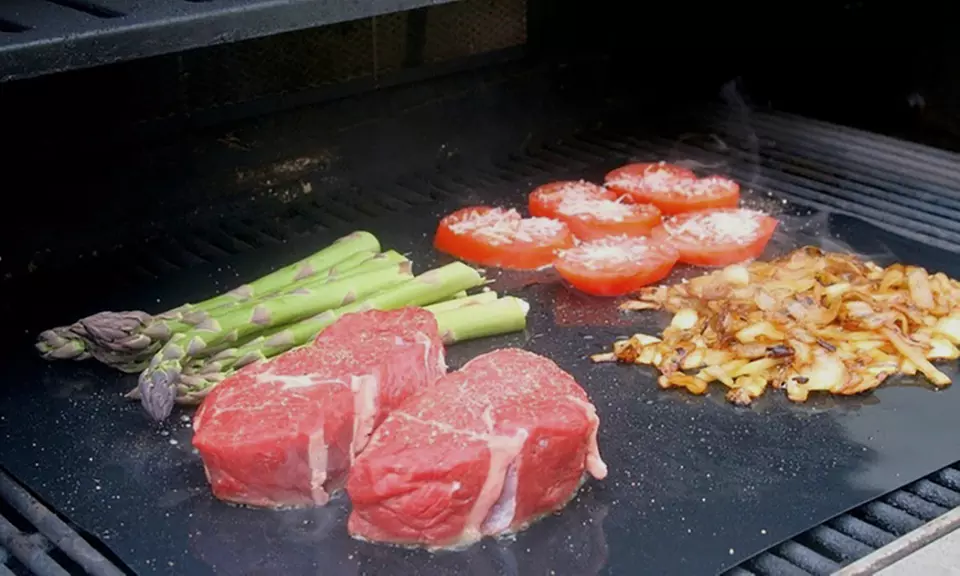 Lots de 2, 4, 6 ou 8 tapis de cuisson antiadhésifs pour barbecue - Primary Image