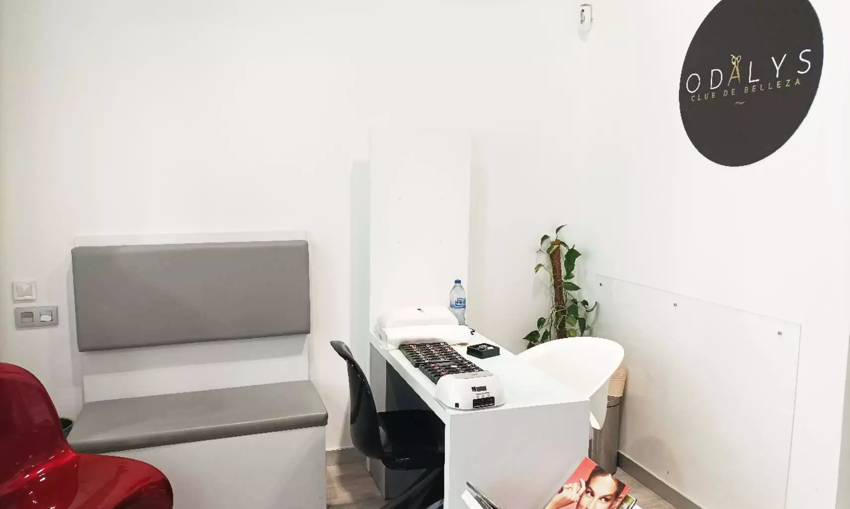 Sesión de peluquería con corte y opción a tinte o mechas balayage