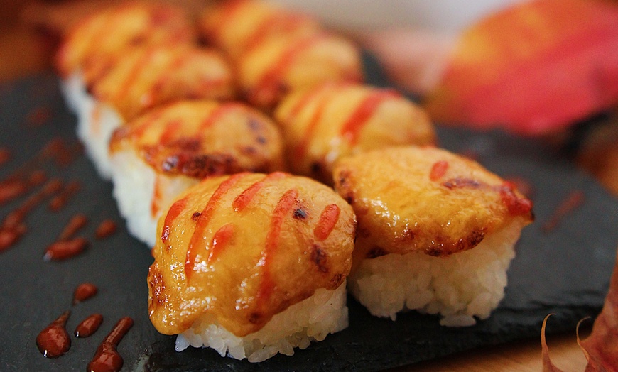 Image 2: Zestawy sushi premium