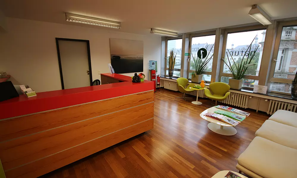 8-Punkte-Gesichtsbehandlung mit 1 bis 3 ml Hyaluronsäure