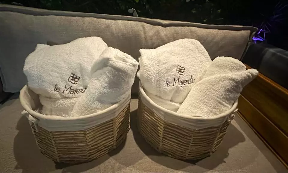 Spa privatif avec bain à remous et sauna en duo