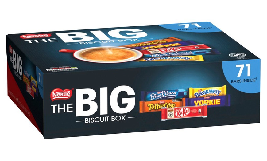 Image 2: Nestle 71-Piece Big Chocolate Biscuit Bar Box