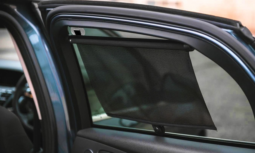 Image 4: Auto-Rolled Car Window Blinds 