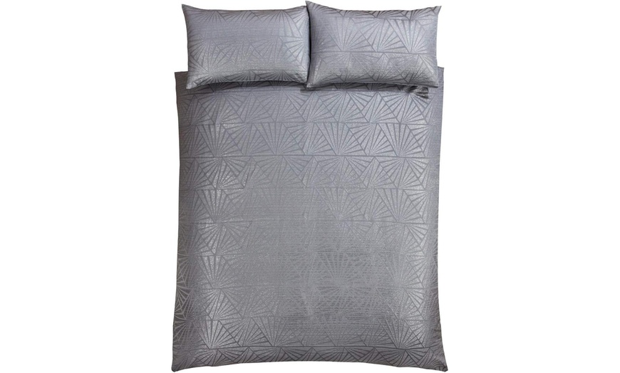 Image 6: Lurex Duvet Cover and Pillowcase Set