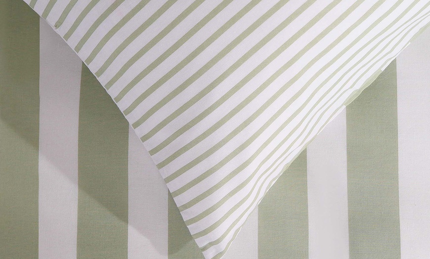 Image 4: Stripe Design Reversible Duvet Set