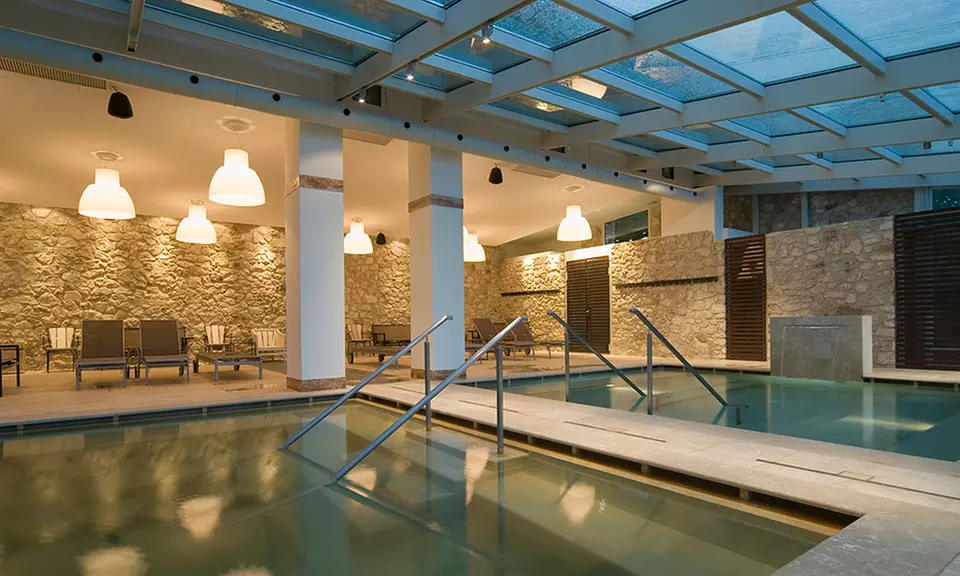 Ingresso notturno in Spa con acqua termale per 2 o party esclusivo fino a 30 persone - Primary Image