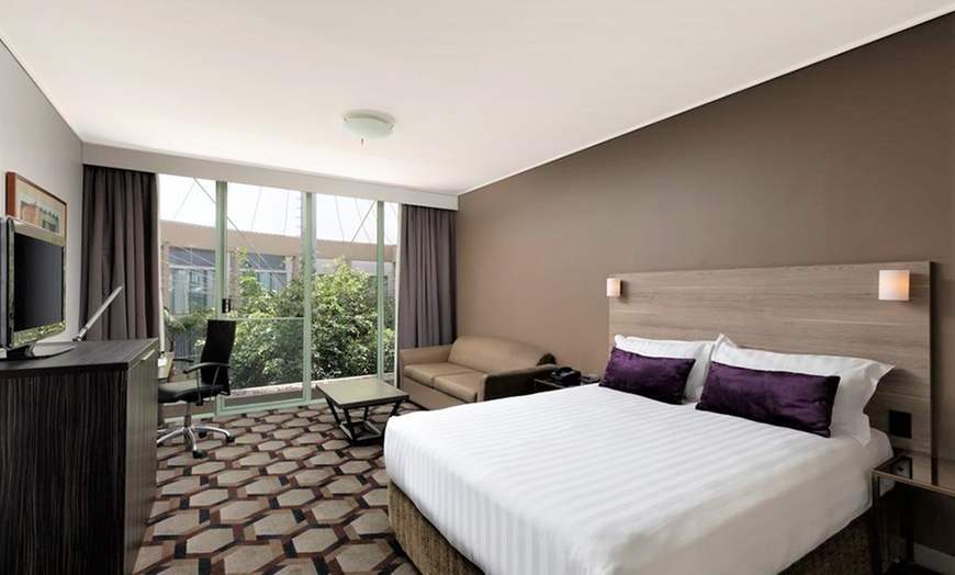 Image 5: Canberra: 1- or 2-Night City Break with Breakfast