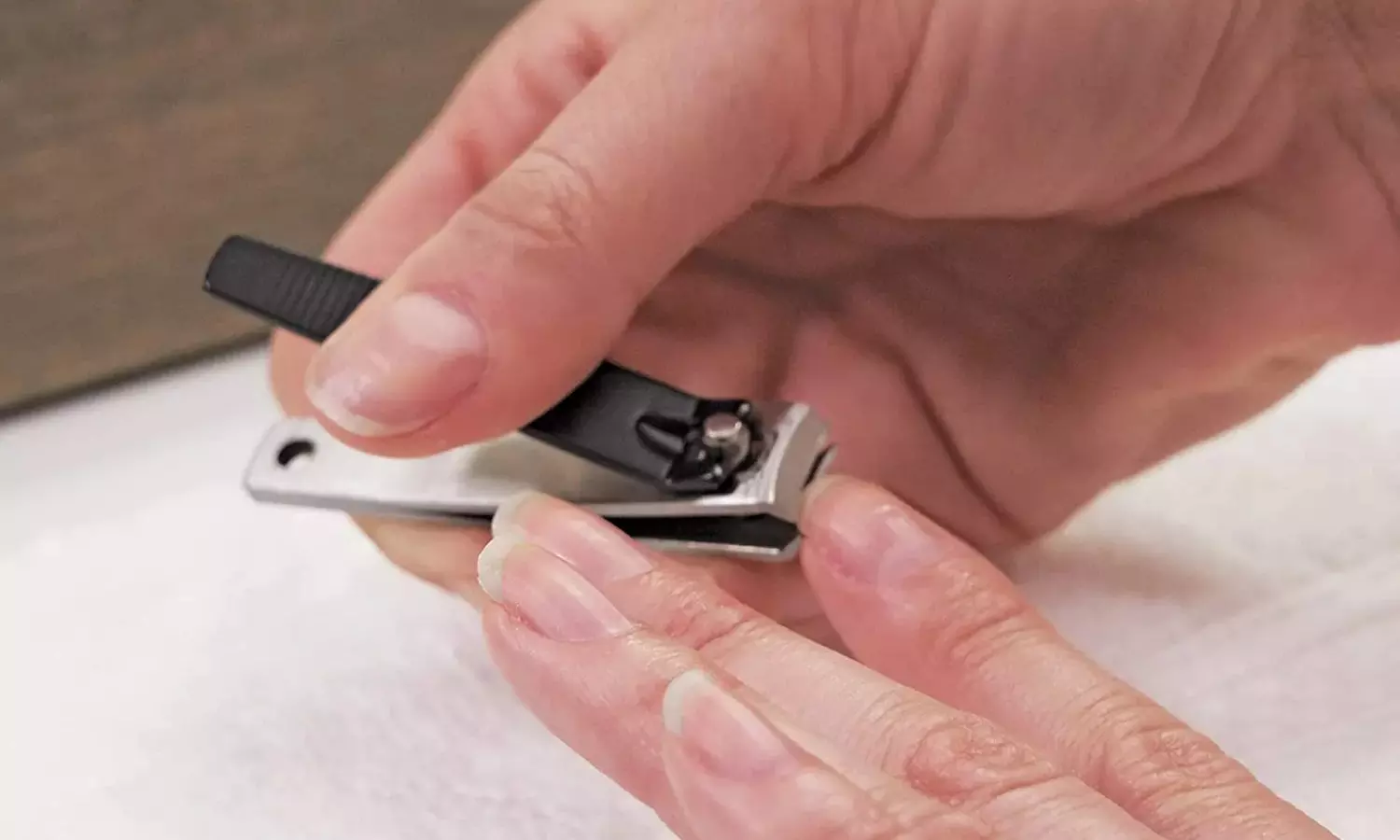 1 ou 2 lots de 3 coupe-ongles - Primary Image