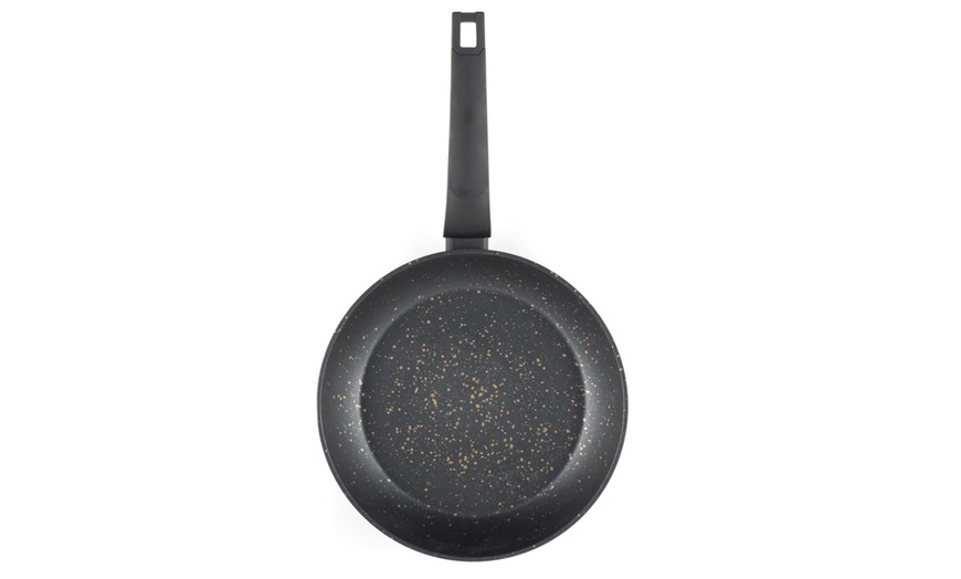 Image 6: Salter Three-Piece Marble Gold Non-Stick Fry Pan Set