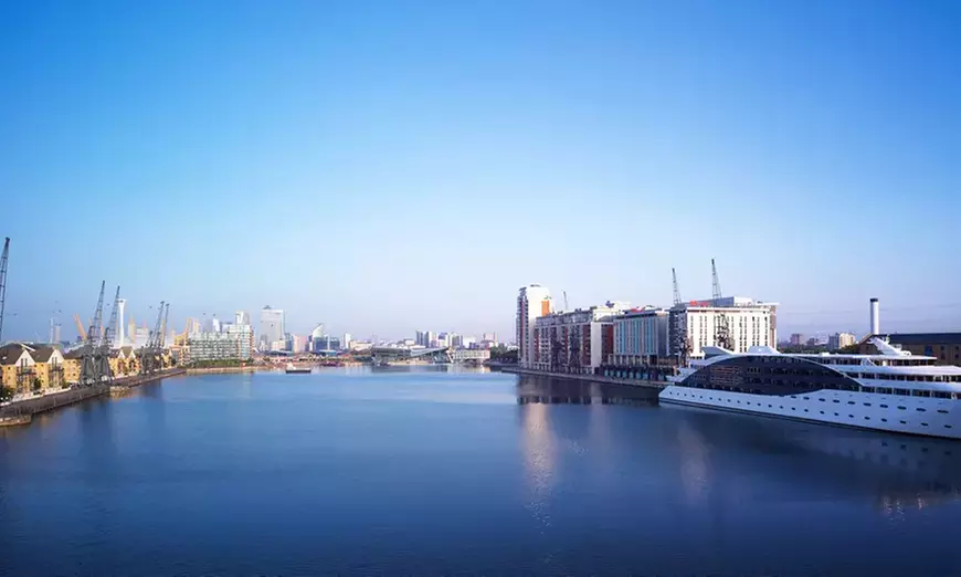 Gift an Escape to London’s 4*Sunborn Yacht Hotel with Breakfast&Dinner