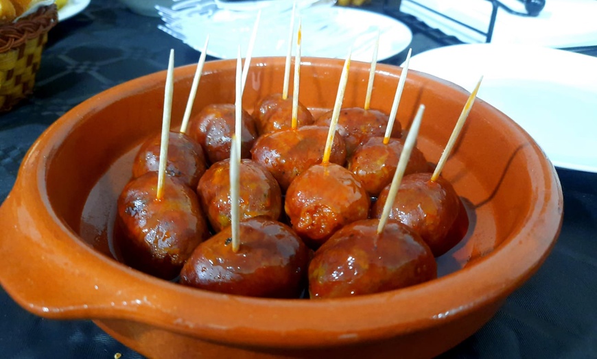 Image 8: Menú de parrillada con postre y botella de vino en Brasería Casa Laura