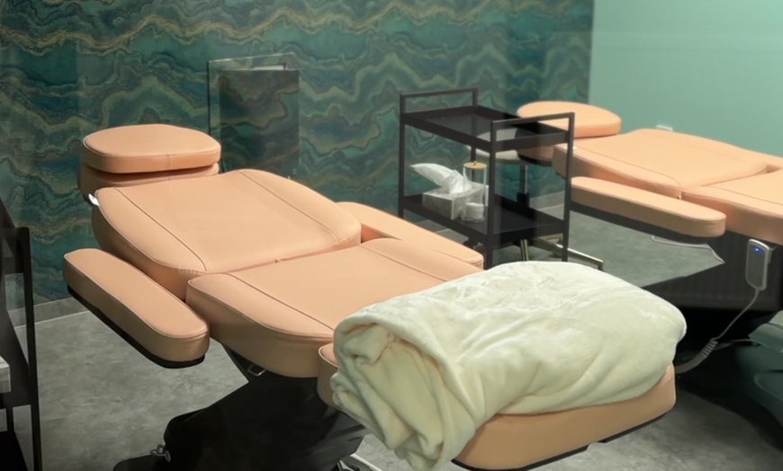 Image 3: Wimpern- und / oder Augenbrauenlifting mit optionalem Färben