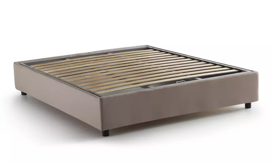 Image 16: Lit double "Silvia" avec matelas en option