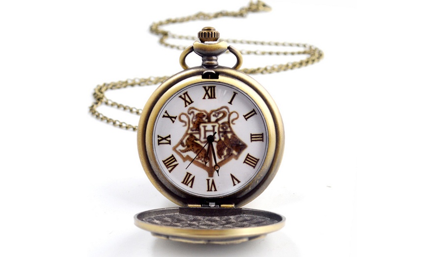 Image 7: Clamshell Unisex Pocket Watch