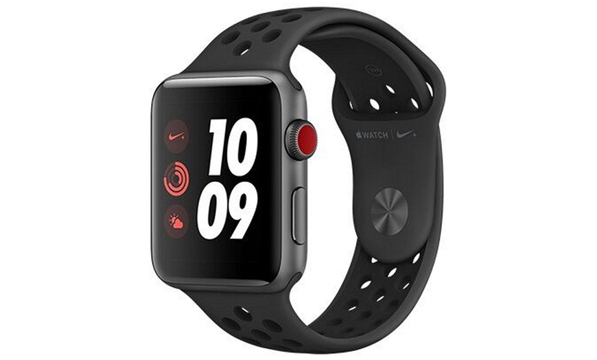 Image 8: Refurbished Apple Watch S3