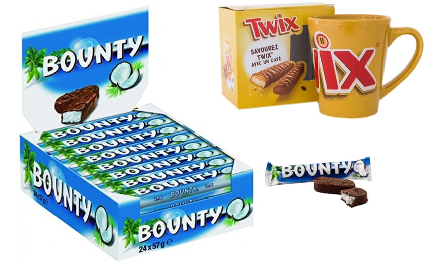 Image 2: Confiseries Bounty, Mars, Snickers, Twix, M&M's au choix, mug offert