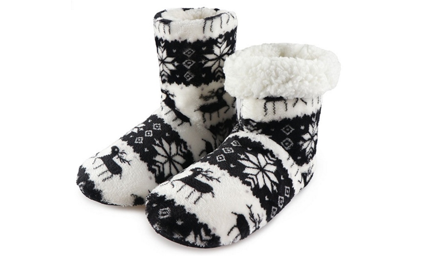 Image 4: Christmas Plush Slippers