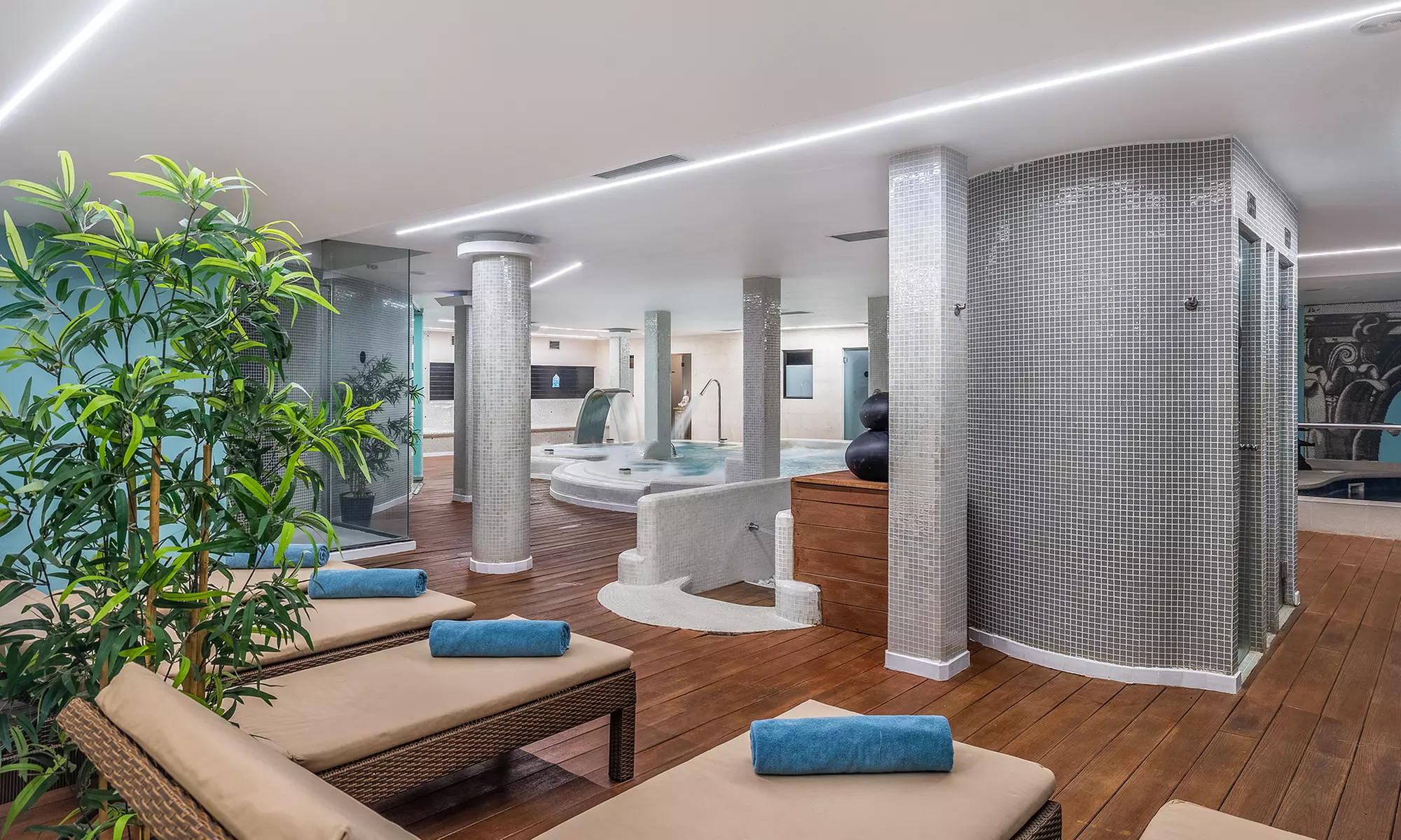 Acceso a spa de 90 minutos y opción a masaje, cena buffet y más para 2