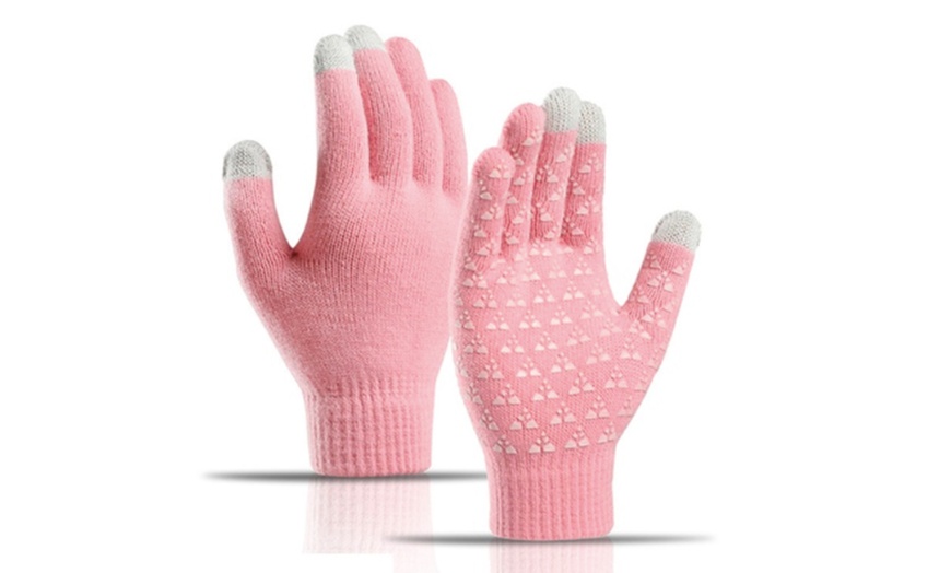 Image 6: Warm Knit Touchscreen Gloves