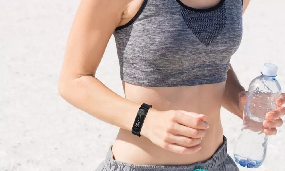  Jarv Elite HR Water-Resistant Fitness Activity Tracker with built-in Heart Rate Monitor  - Second Medium