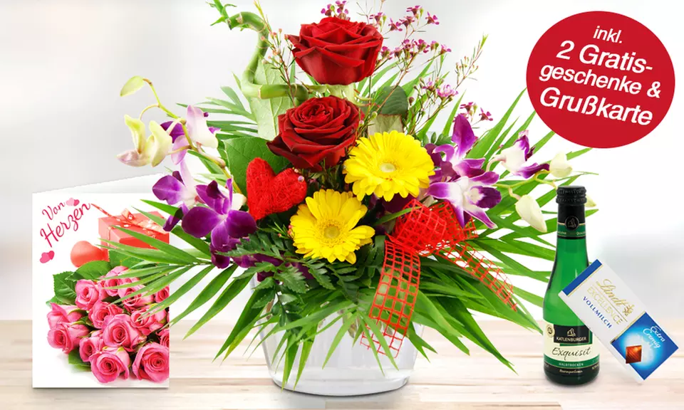 Blumenstrauß oder Blumen-Gesteck mit Schokolade, Piccolo und Grußkarte