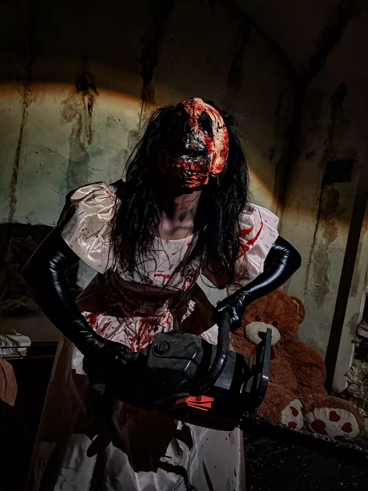 Horrifying Haunted House Admission for 1-4 People w/ a Beverage