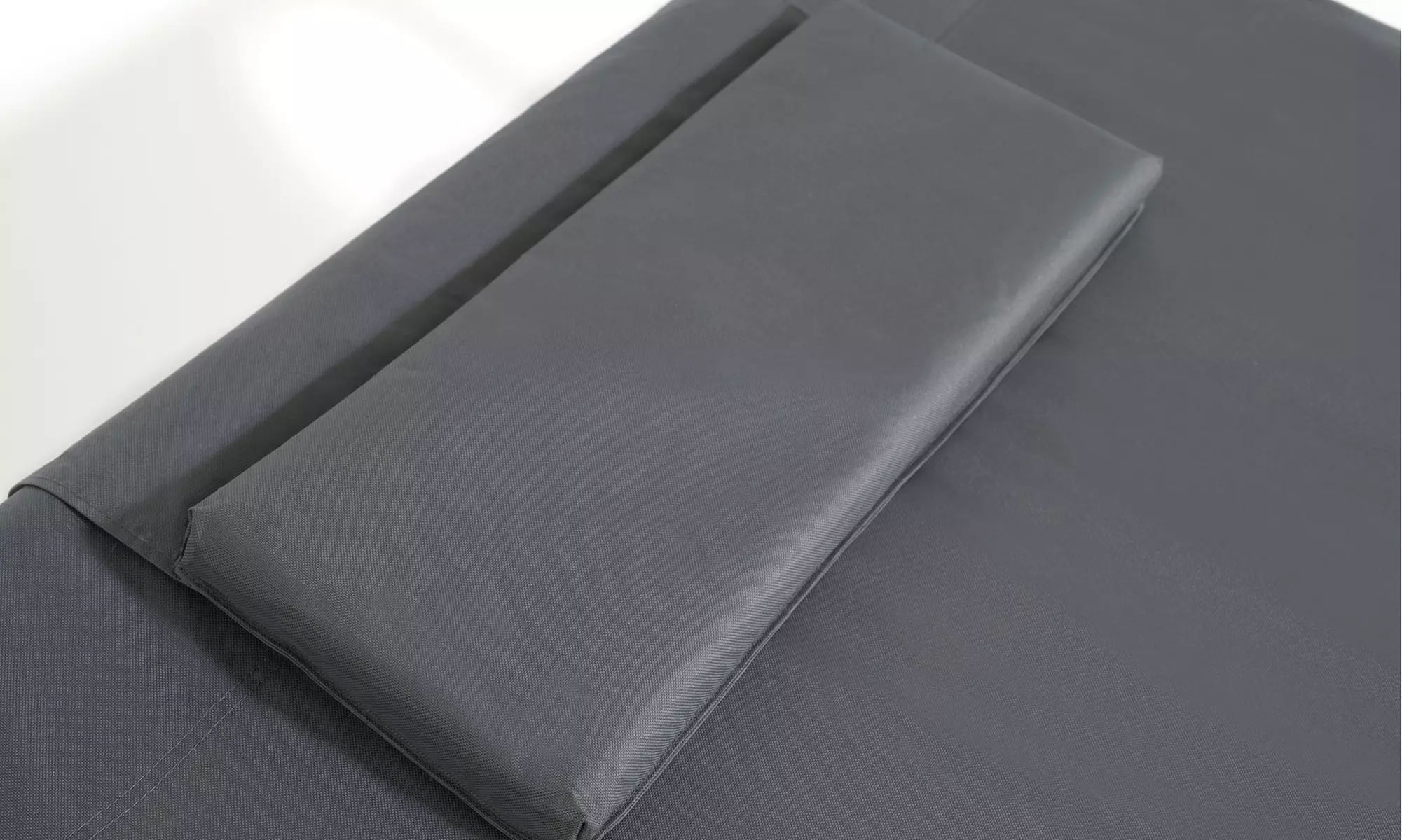 Lit d'extérieur à bascule pour 1 ou 2 personnes avec coussins, livraison offerte - Second Medium