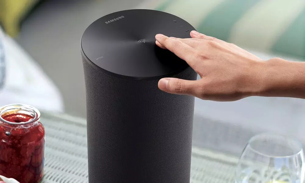 Samsung fashion r1 smart 360 speaker