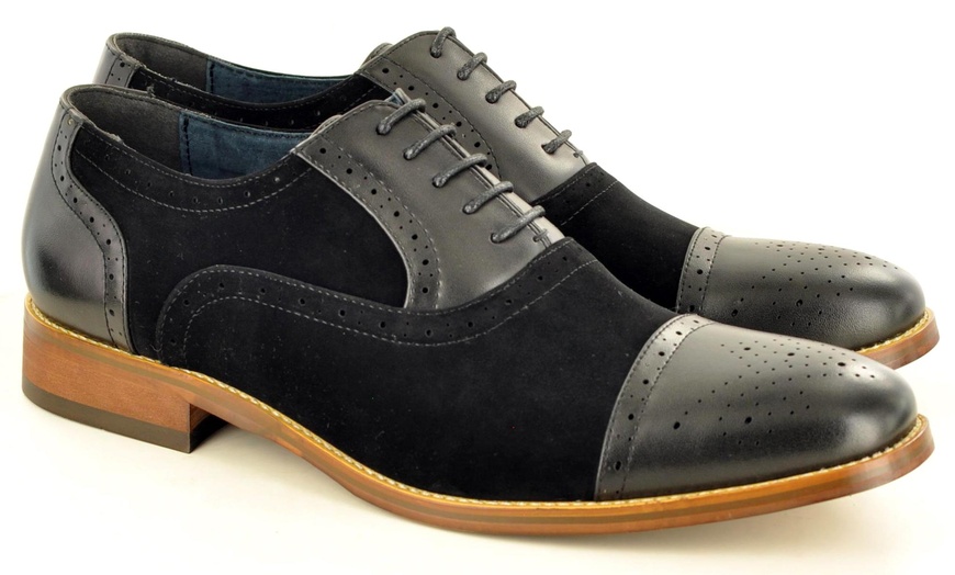 Image 3: Two-Tone Men's Brogue Shoes