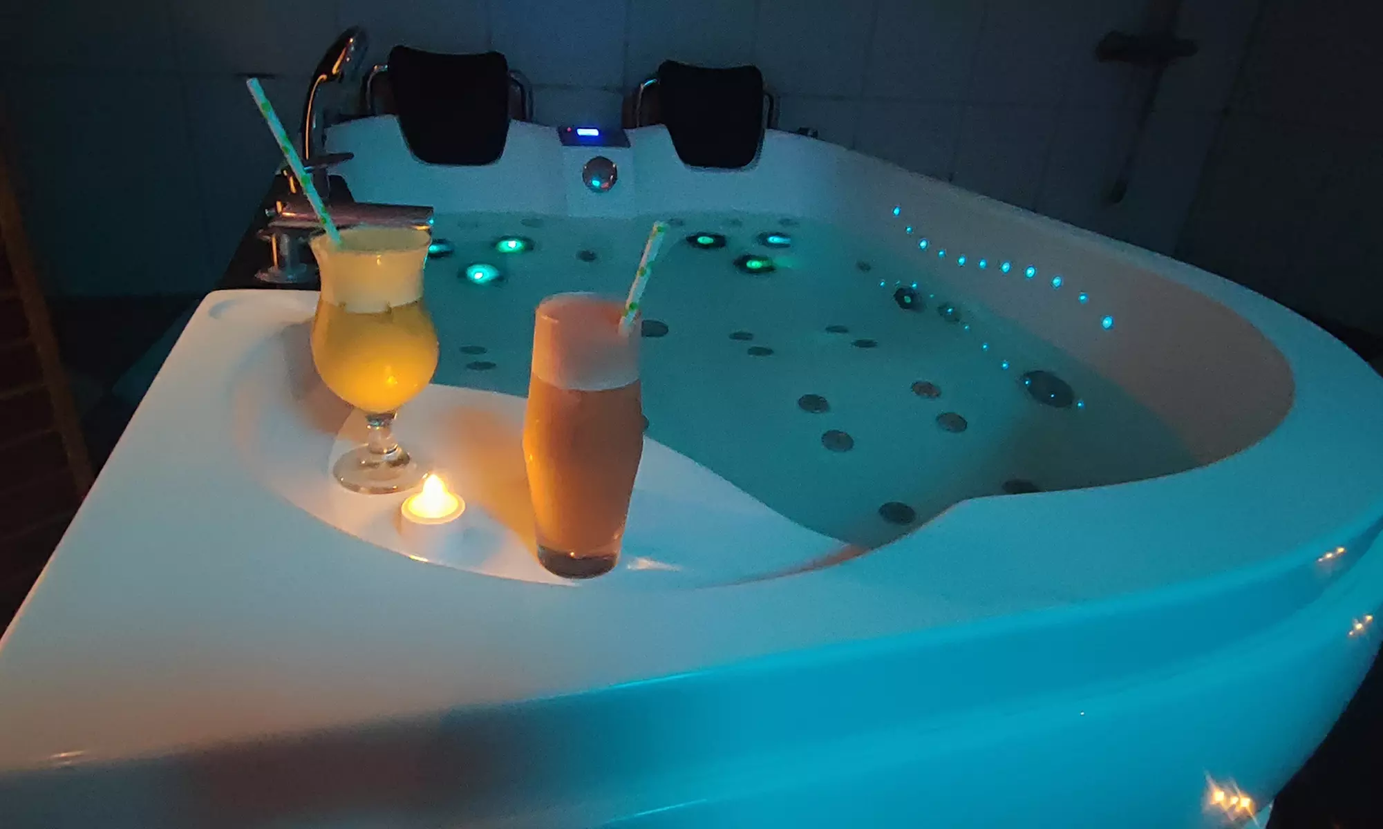 Formule accès spa "Premium" ou "Prestige" d'1h30 pour 2 personnes à A Fleur de Peau (jusqu'à 38% de réduction) - Primary Image