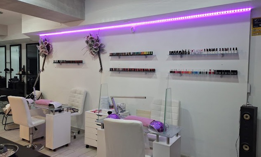 Image 3: Hasta 70% de dto. en Spa/Salón de uñas - Manipedicura en Athena 23