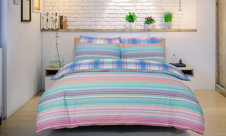 Image 17: Check Reversible Duvet Set 
